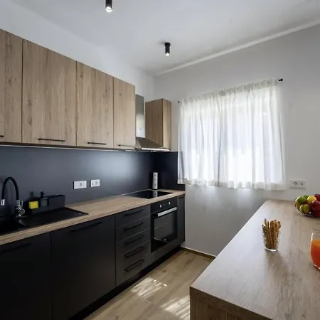 Zani In - Haus Fuer 6-7 Personen * Loborika