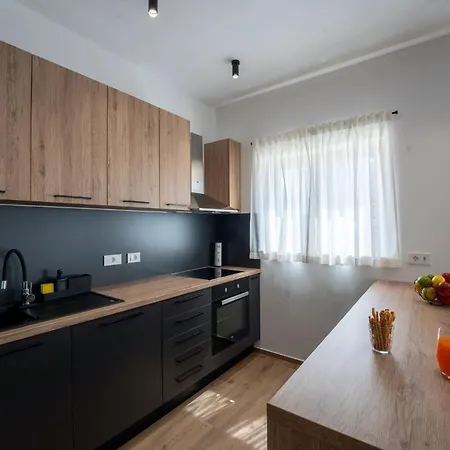 Zani In - Haus Fuer 6-7 Personen Loborika