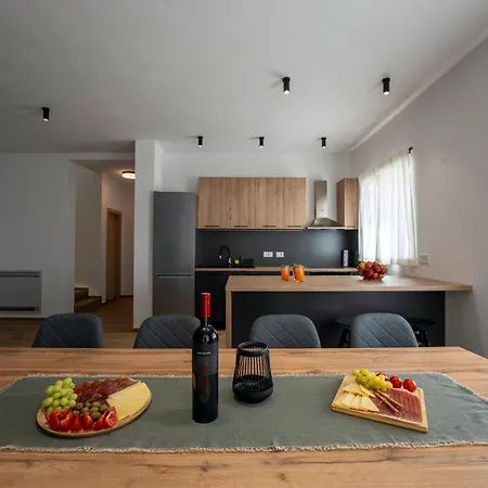 Villa Zani In - Haus Fuer 6-7 Personen Loborika