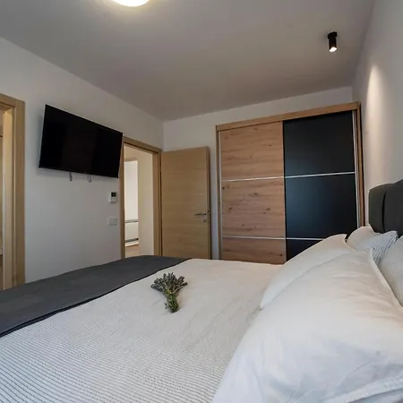 Zani In - Haus Fuer 6-7 Personen