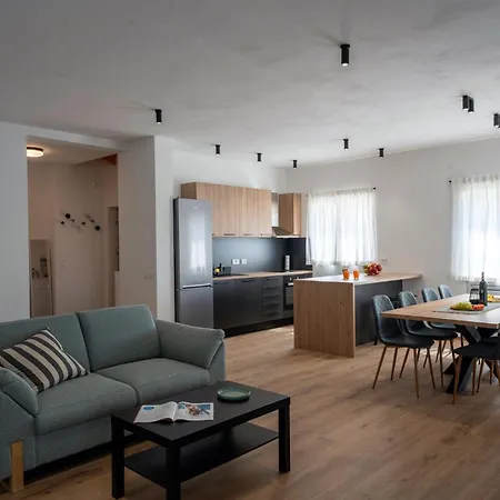 Villa Zani In - Haus Fuer 6-7 Personen Loborika