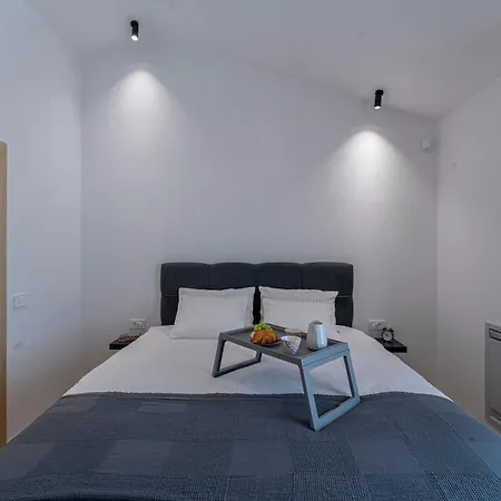 Zani In - Haus Fuer 6-7 Personen * Loborika